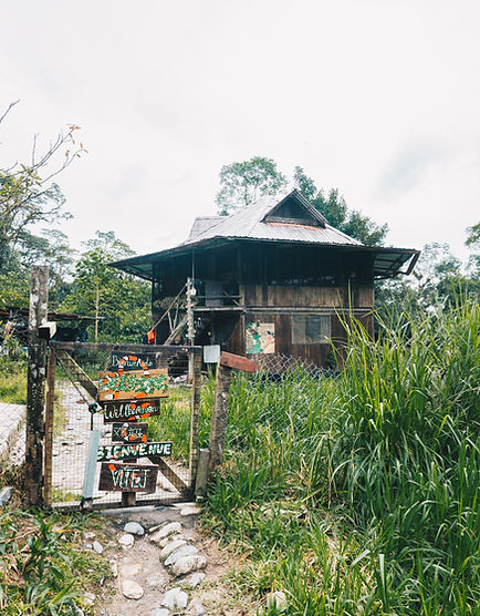 Entrée d'un centre de réhabilitation de la faune en Amazonie équatorienne