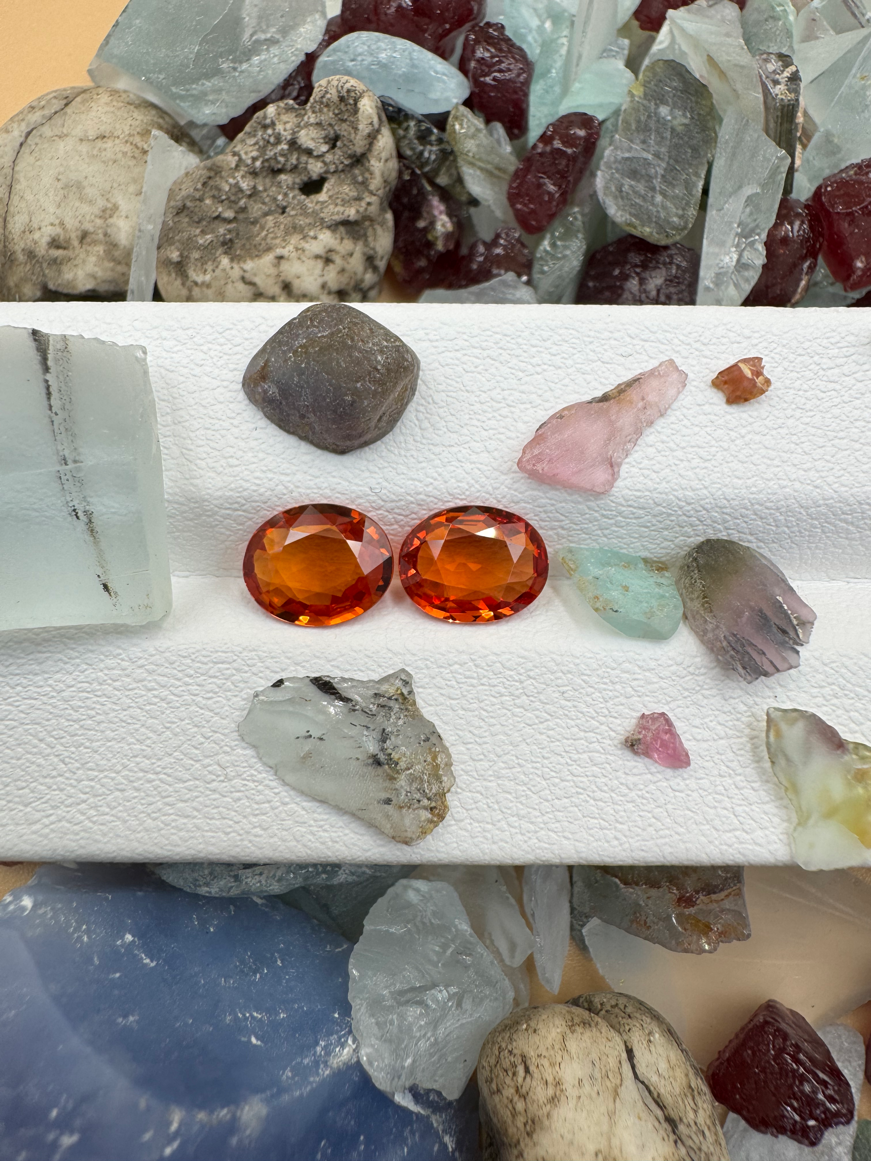 ORANGE SAPPHIRE PAIR 3.86 CARAT