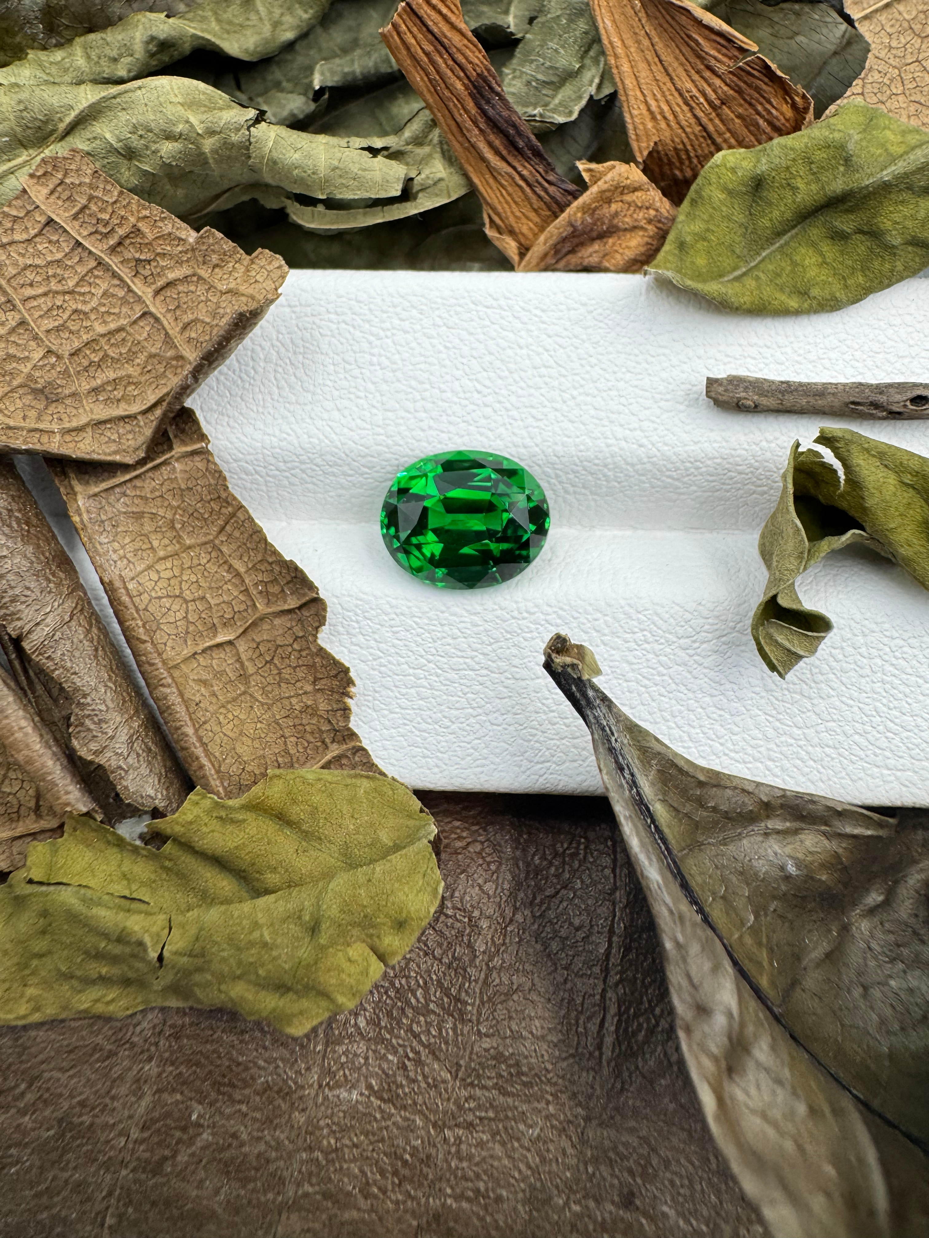 TSAVORITE 4.64 CARAT
