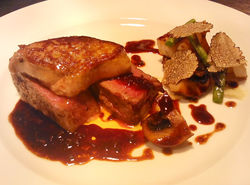 牛ヒレ肉とフォアグラのロッシーニ風