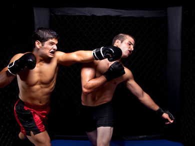 不滿三天兩頭騷擾女友 樹林15人街頭互砍　4人送醫救治