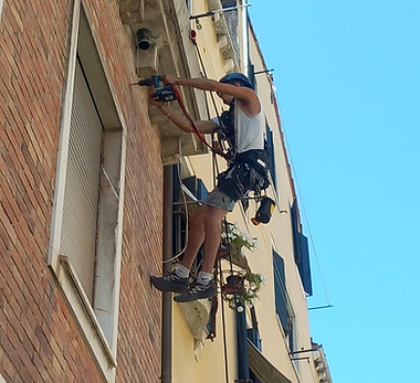 Carotaggi e perforazioni su fune