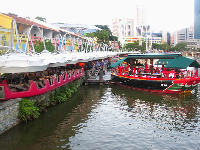 Clarke Quay - dining area