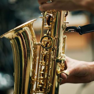 🎷The Golden Saloon