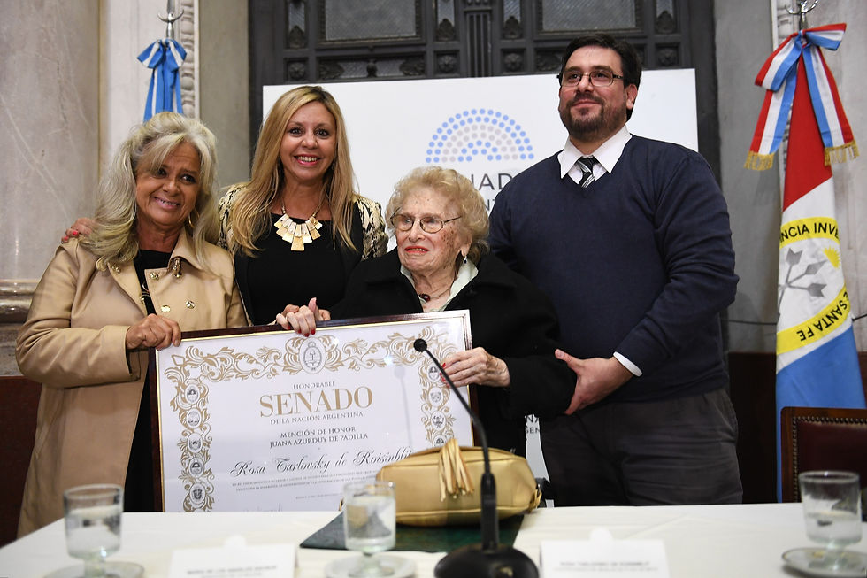 Por iniciativa de la senadora nacional por Santa Fe, María de los Angeles Sacnun (FpV), el Senado reconoció la trayectoria de Rosa Tarlovsky de Roisinblit y su compromiso en defensa de los derechos humanos.