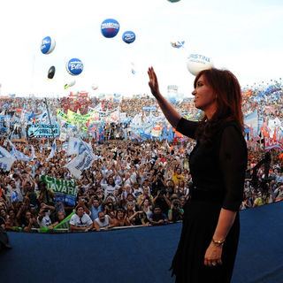 Verónica González: “Cristina Kirchner es un liderazgo femenino muy completo”