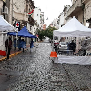 Javier Saggese "Increíble: CESAC 15 de San Telmo atiende en las calles por falta de espacio"