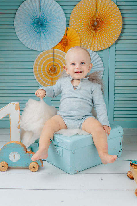 DWA APARATY, fotograf, fotografia dziecięca, fotografia rodzinna, sesja zdjęciowa, sesja dziecięca, sesja rodzinna, zdjęcia rodzinne, zdjęcia dziecka, zdjęcia z urodzin, rodzina, dziecko, Leszno, fotograf Leszno, zdjęcia Leszno, studio fotograficzne Leszno, voucher, prezent na urodziny, sesja na prezent