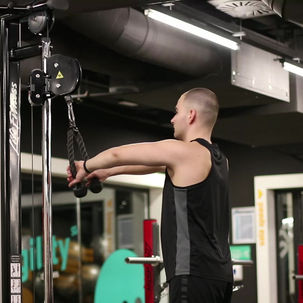 FACEPULL EN POLEA ALTA