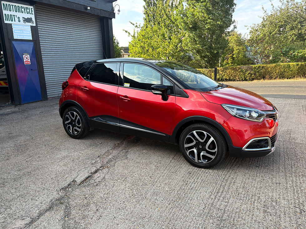 Thumbnail: 2015 Renault Captur Sinature energy DCi SS Subtitle:	Diesel