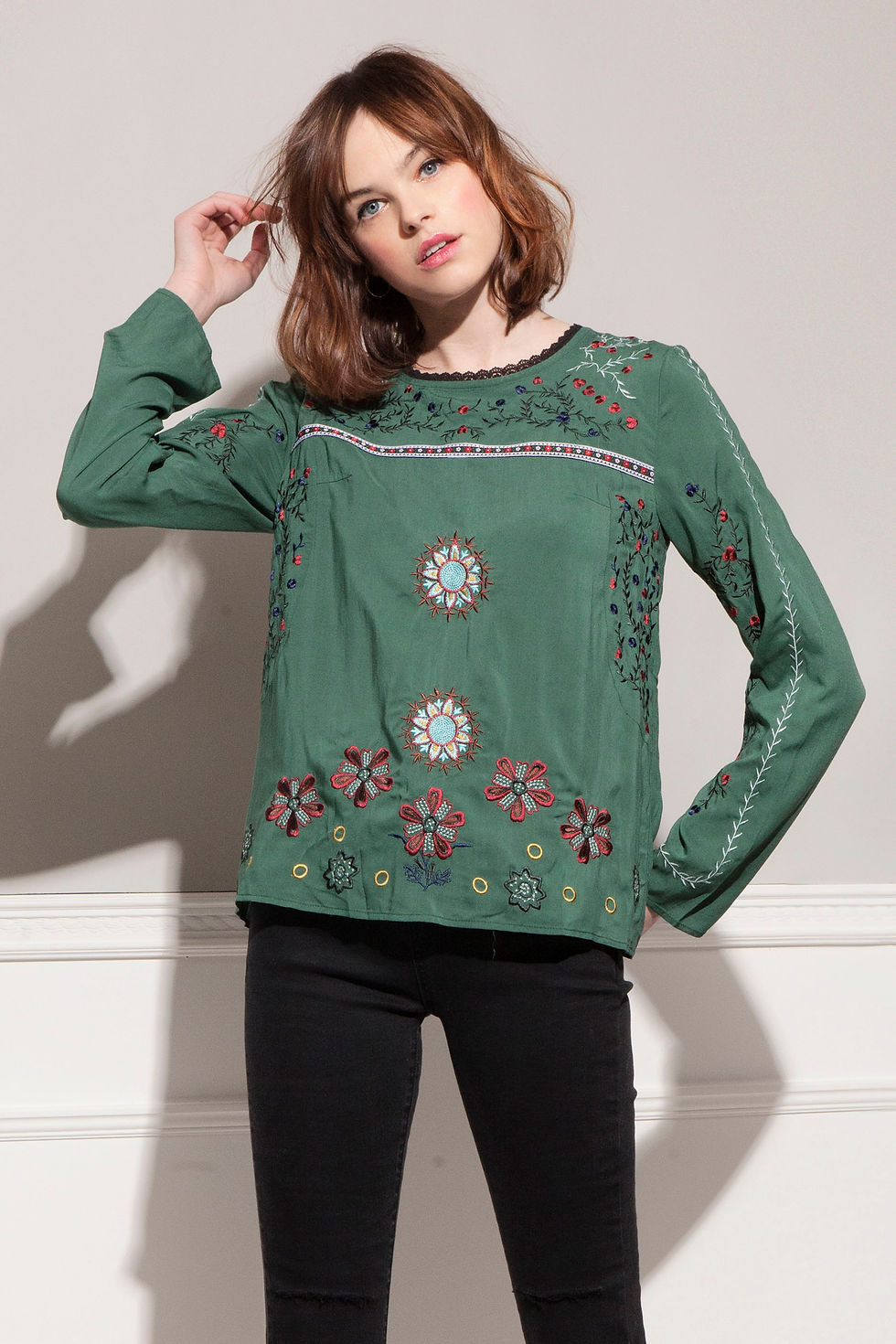 ALLOY EMBROIDERED TOP