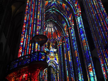 A catedral da Sé como você nunca viu: Luminiscence emociona e convida à reflexão em São Paulo