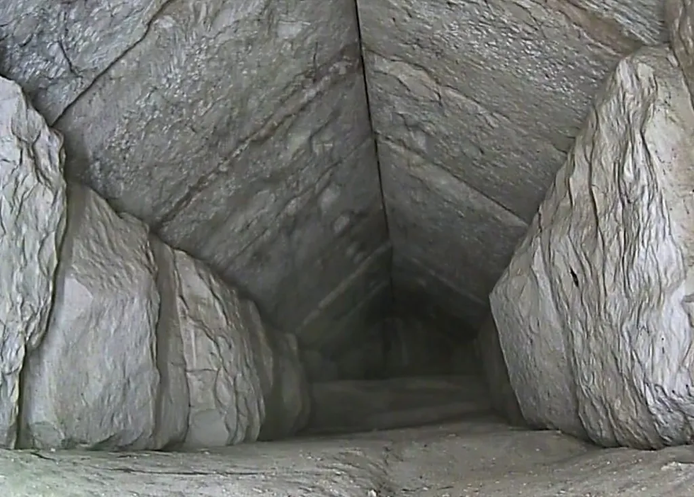 Der neu entdeckte Korridor über dem originalen Eingang der Großen Pyramide