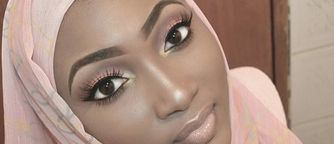Maquillage pour peau noire : les yeux et la bouche
