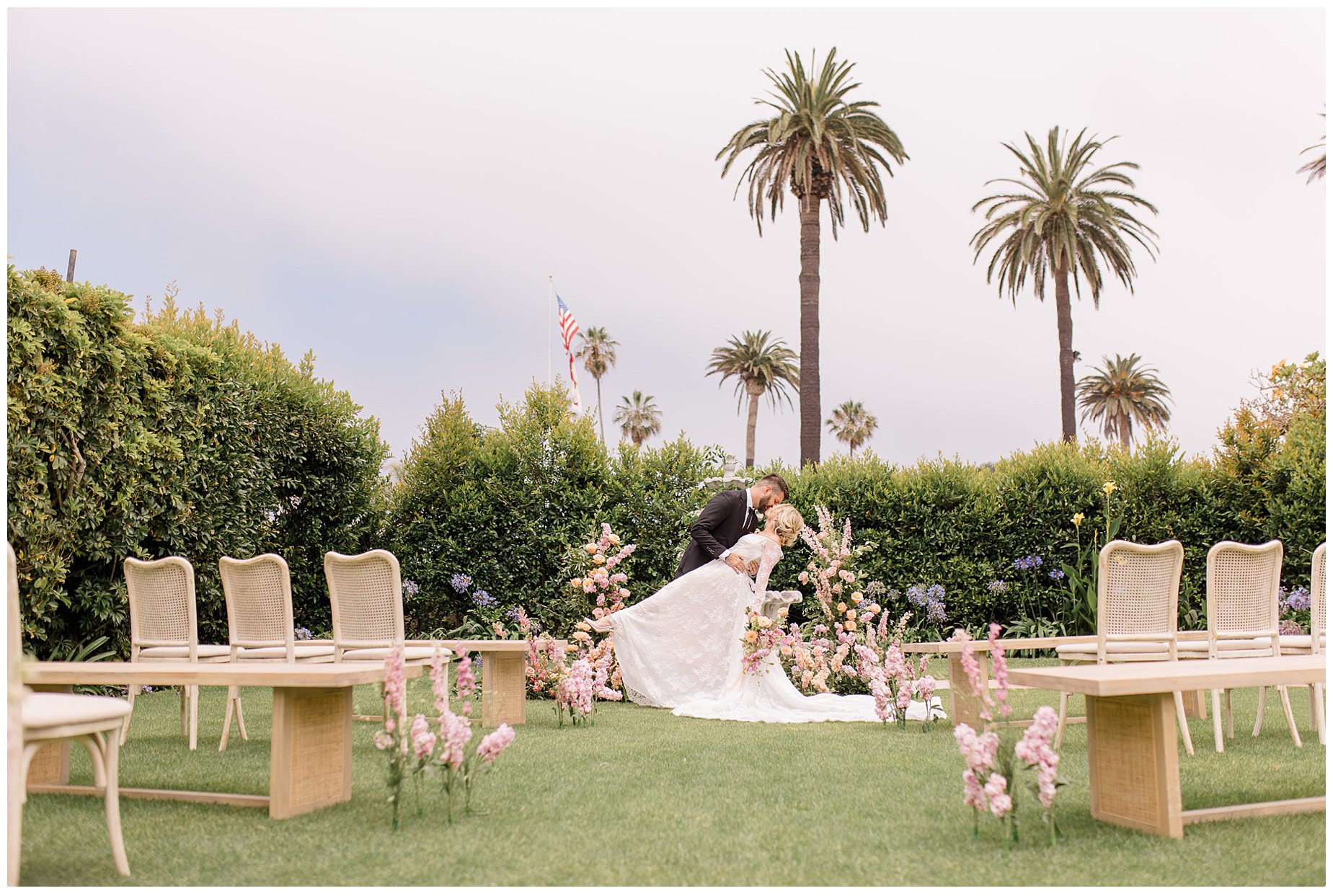 Bride and Groom epic Dip pose!