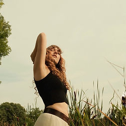 Katie Mavis lover body mother cover