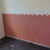 Scallop rand muursjabloon geverfd op meisje muur video, kijkje achter de schermen van het schilderen meisjes kinderkamer muur