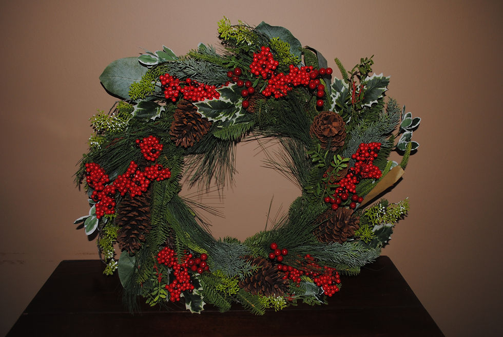24: Balsum Hill wreath and wreath holder