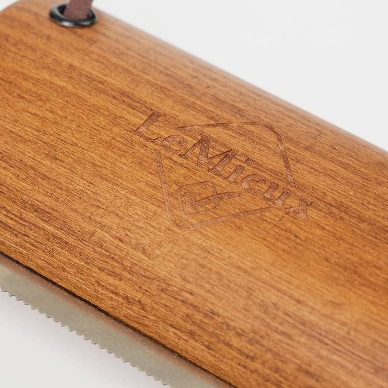 Thumbnail: Peigne à mue artisanal marron - LeMieux