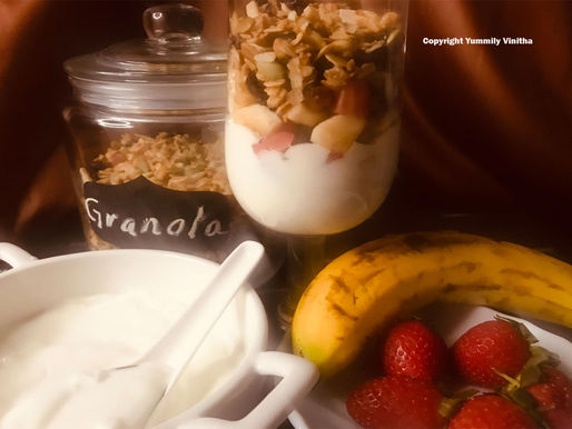 Healthy, Simple, and Super Delicious Yogurt Parfait Recipe