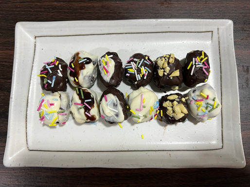 Eid Delights: Heavenly Chocolate-Coated Stuffed Dates with Cashew Nuts