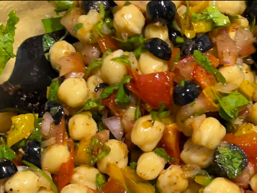 Balela salad - A Middle Eastern/Mediterranean Chickpea Salad