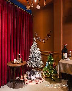 2025台北攝影棚租借,台北聖誕棚,台北中山區攝影棚,聖誕攝影棚租借,攝影棚出租,租棚,歐式復古咖啡店實景棚,白天有自然光,現場備有聖誕禮物盒,聖誕樹,聖誕襪,聖誕帽.各式聖誕道具擺件可供拍攝時使用,適合Cosplay,人像寫真創作,網紅部落客YTR業配代言,聖誕節主題寫真,冬季服裝穿搭,正在尋找拍攝場地的朋友,歡迎提早預約你的聖誕攝影棚|MerryXmas