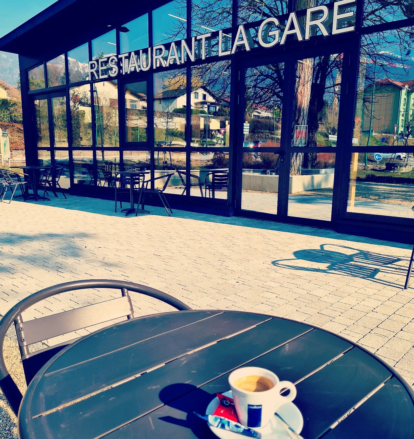Terrasse bar gex