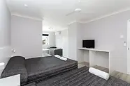 quad-room-queen-two-singles-burleigh-gold-coast-motel-800w.webp