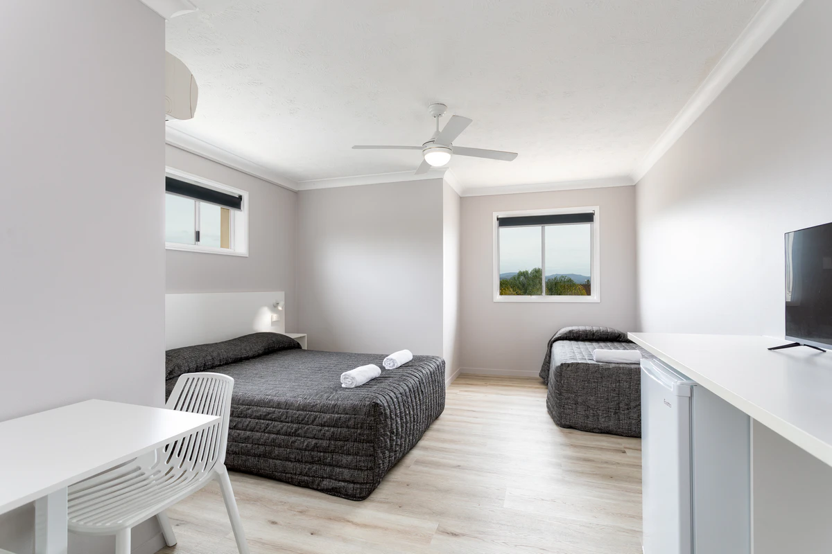 Triple room with queen and single beds, ocean view — Burleigh Gold Coast Motel