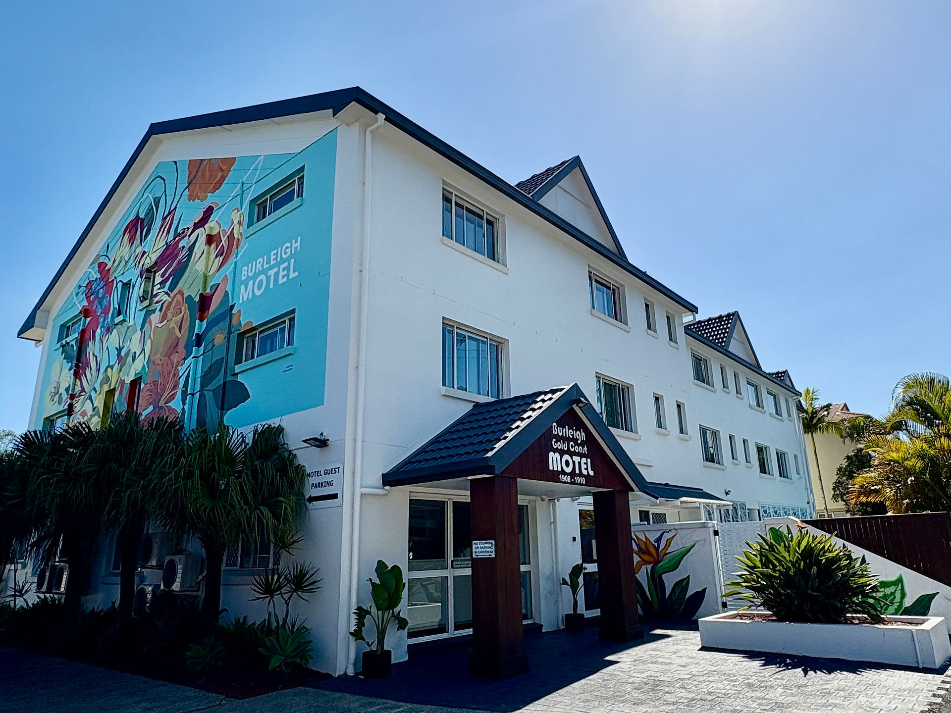 Motel room interior Burleigh Gold Coast accommodation