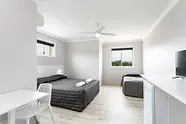 triple-room-sleeps-3-air-con-burleigh-heads-motel-800w.webp