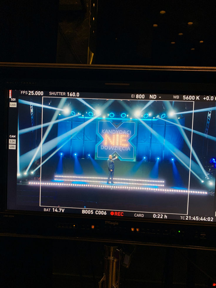 Scenography for the OLX Praca campaign