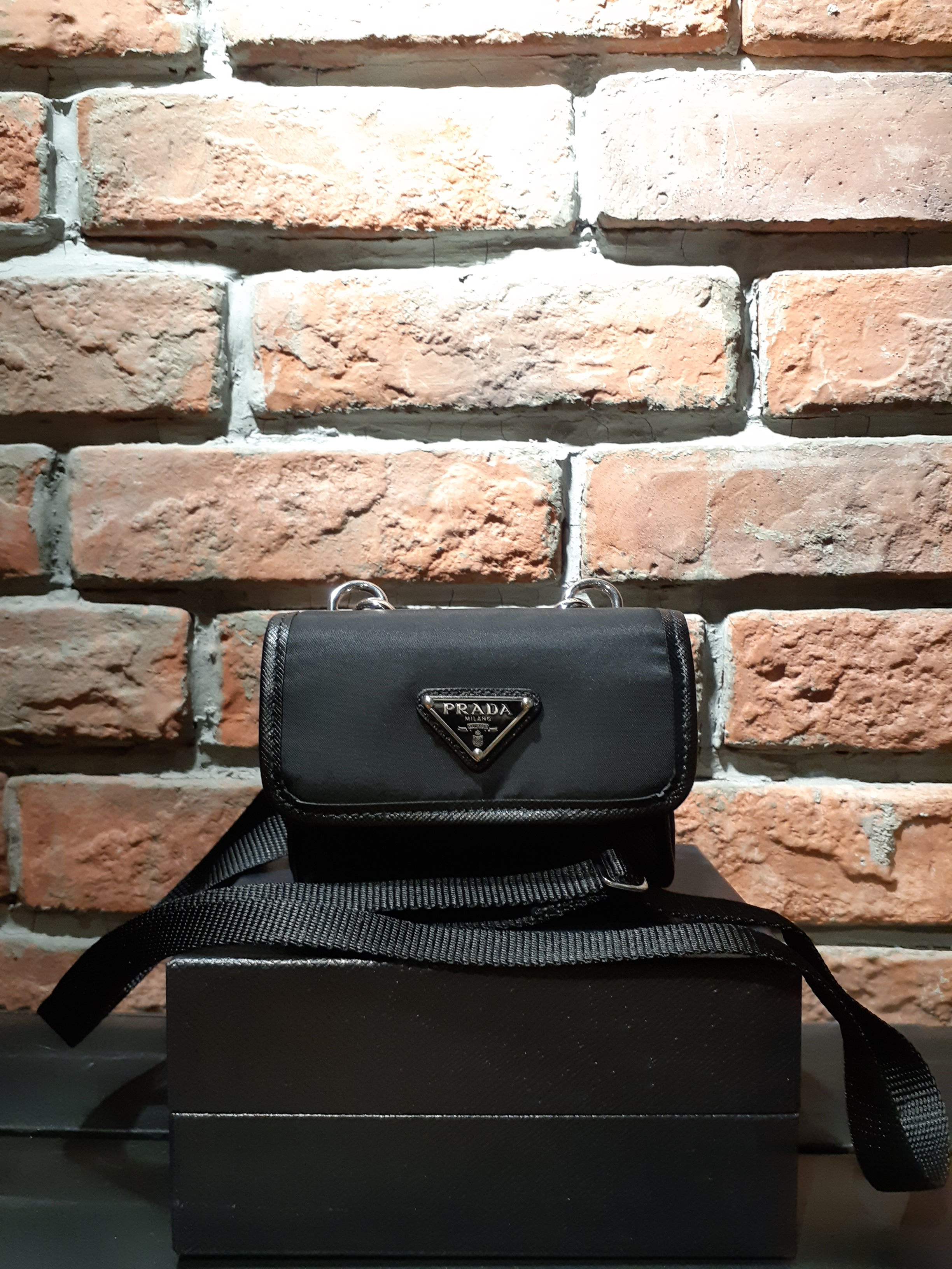 Prada P142-12-2021