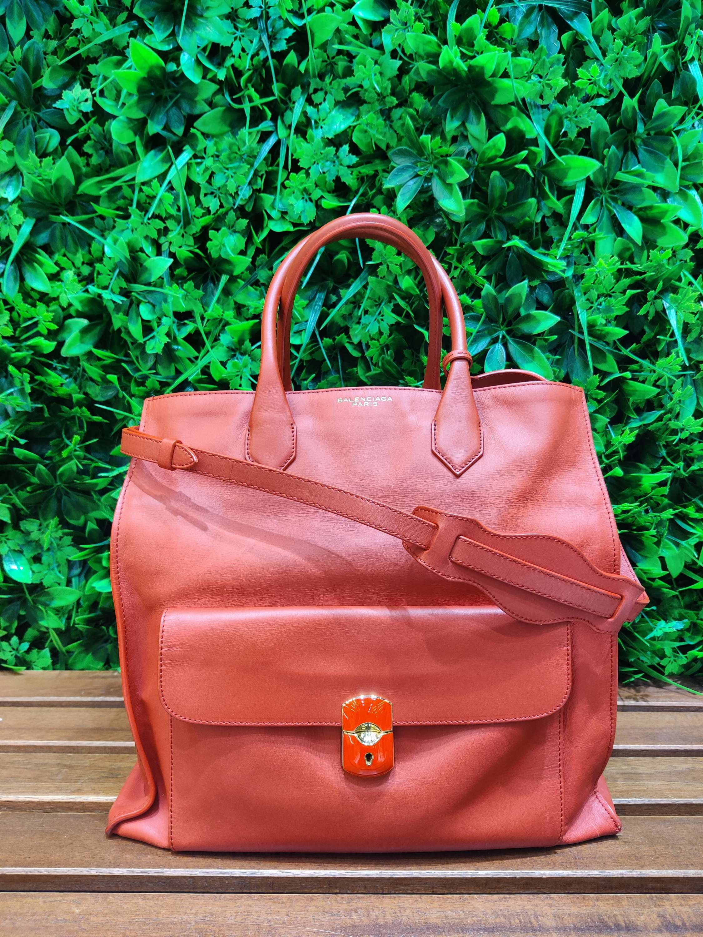 Balenciaga B673-1-19