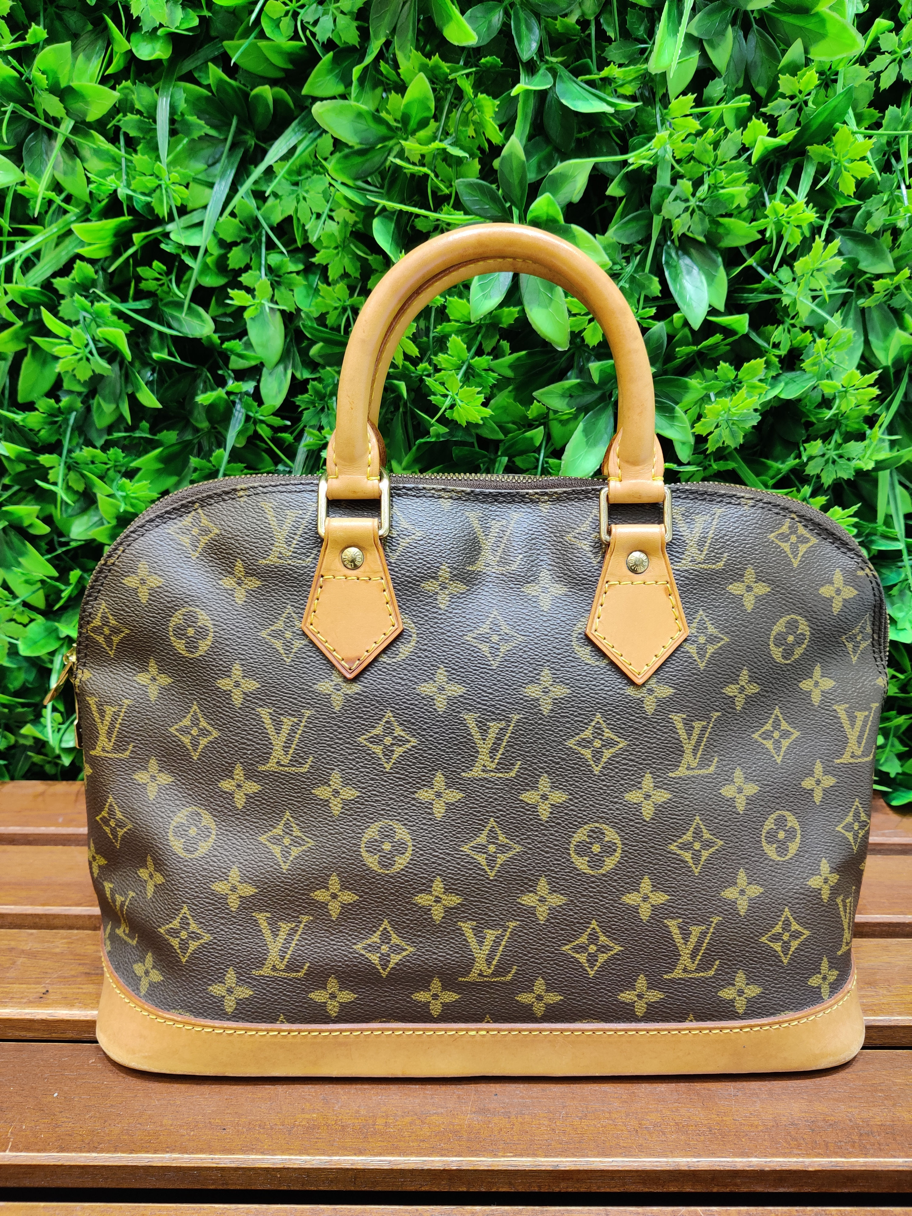 Louis Vuitton L573-12-18