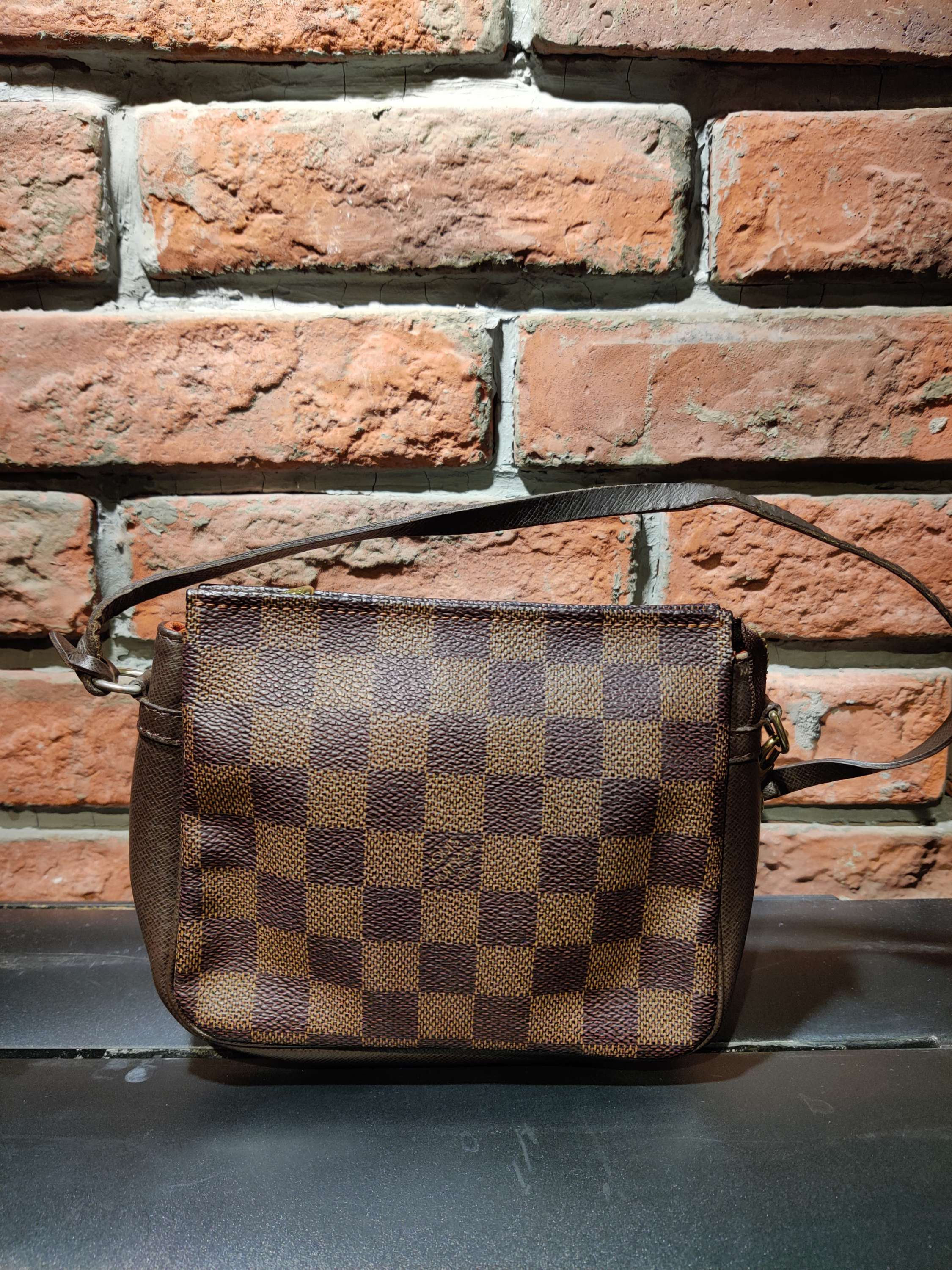 Louis Vuitton L645-7-2023