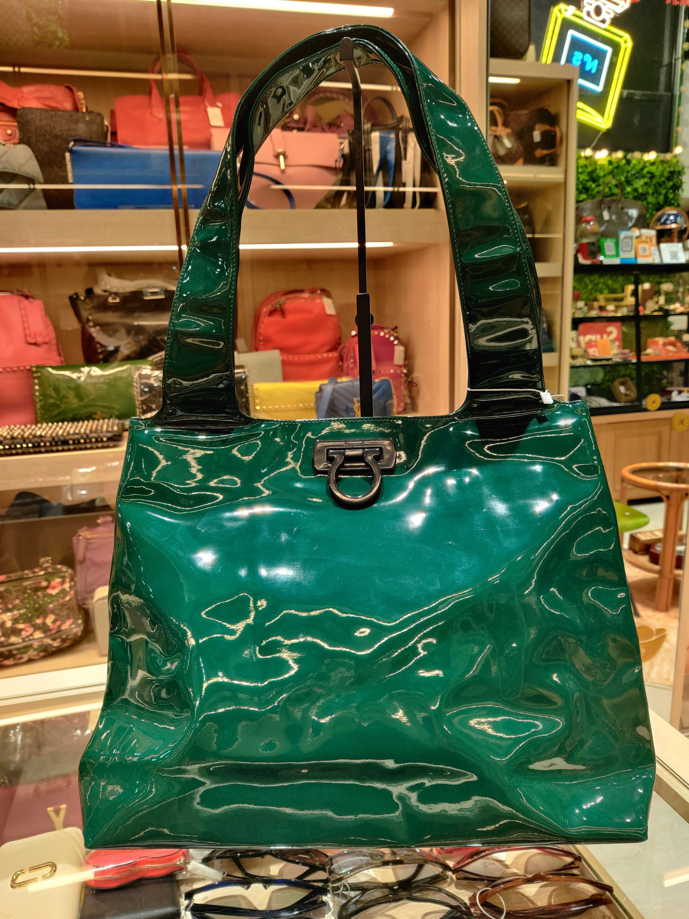 Ferragamo F948-12-2019