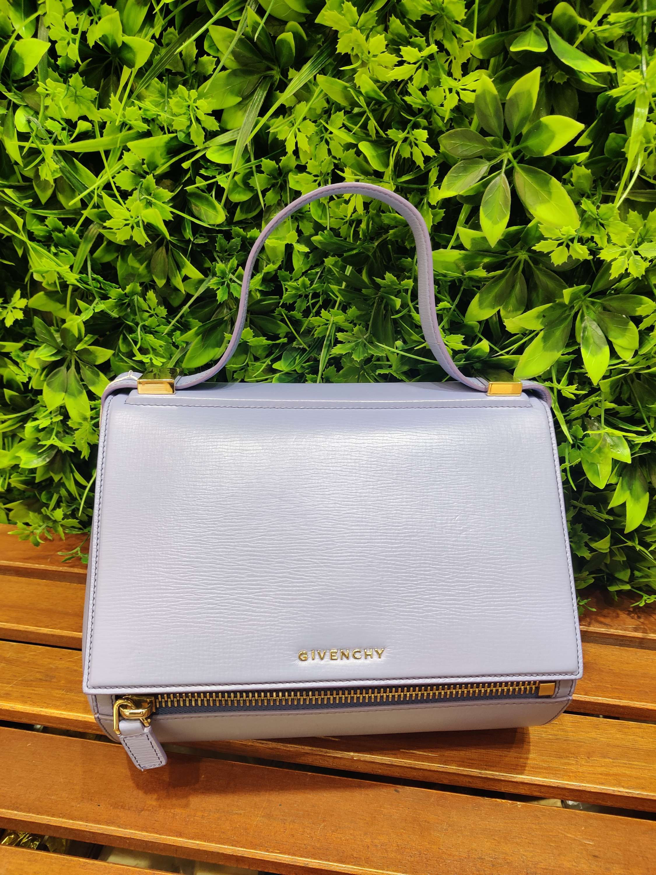 Givenchy G544-4-21