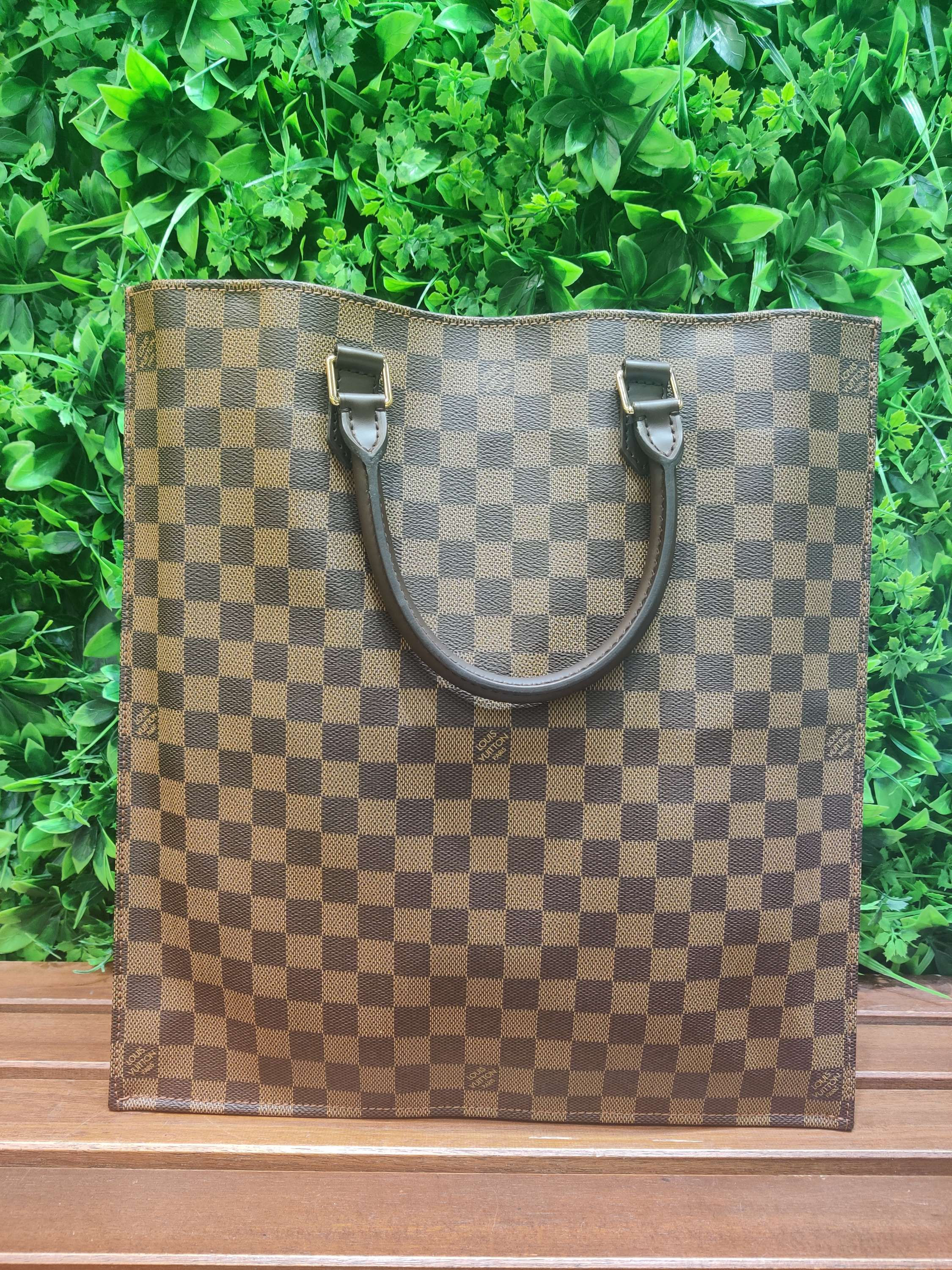 Louis Vuitton L904-11-24