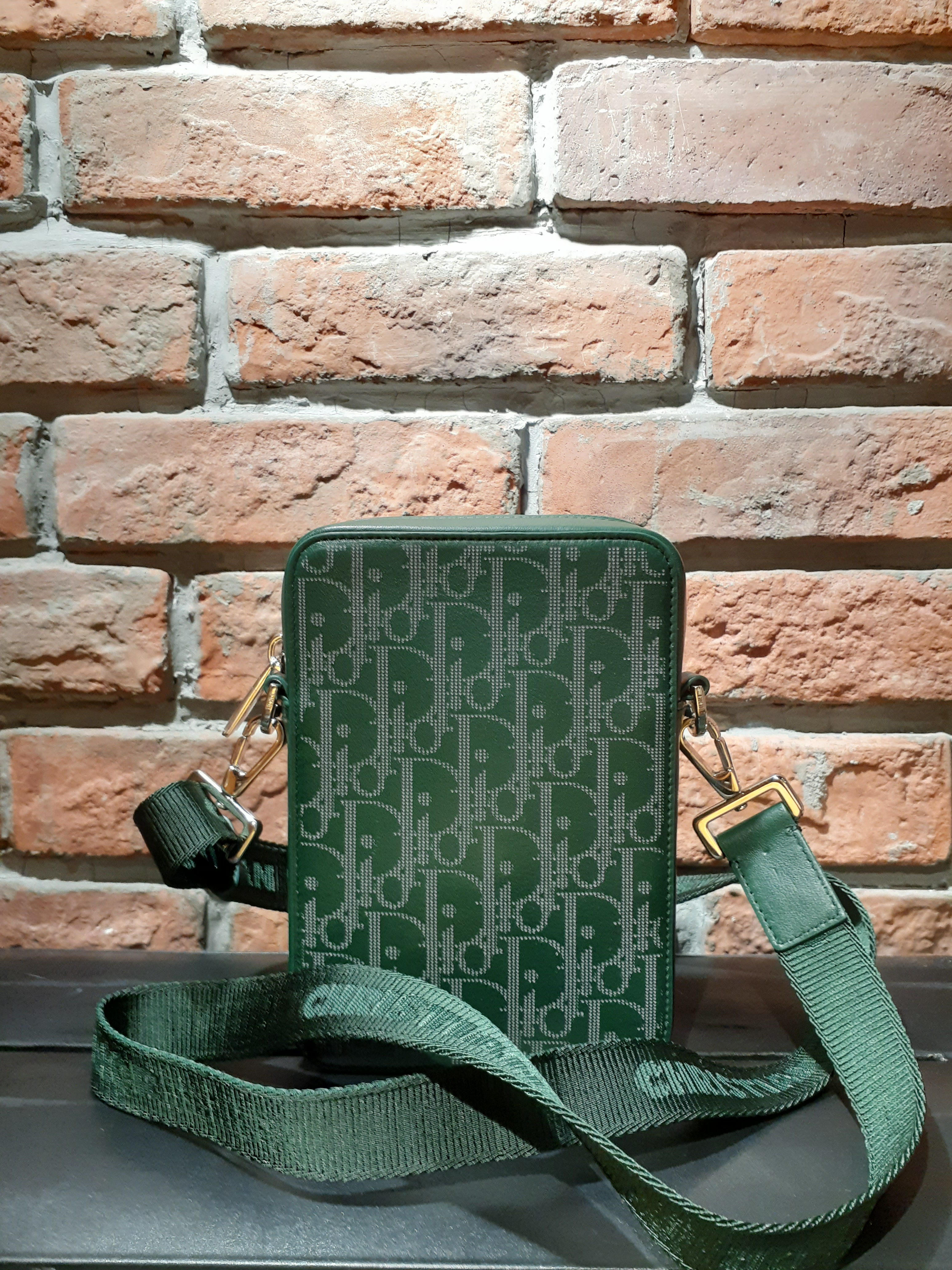 Dior D143-12-2021