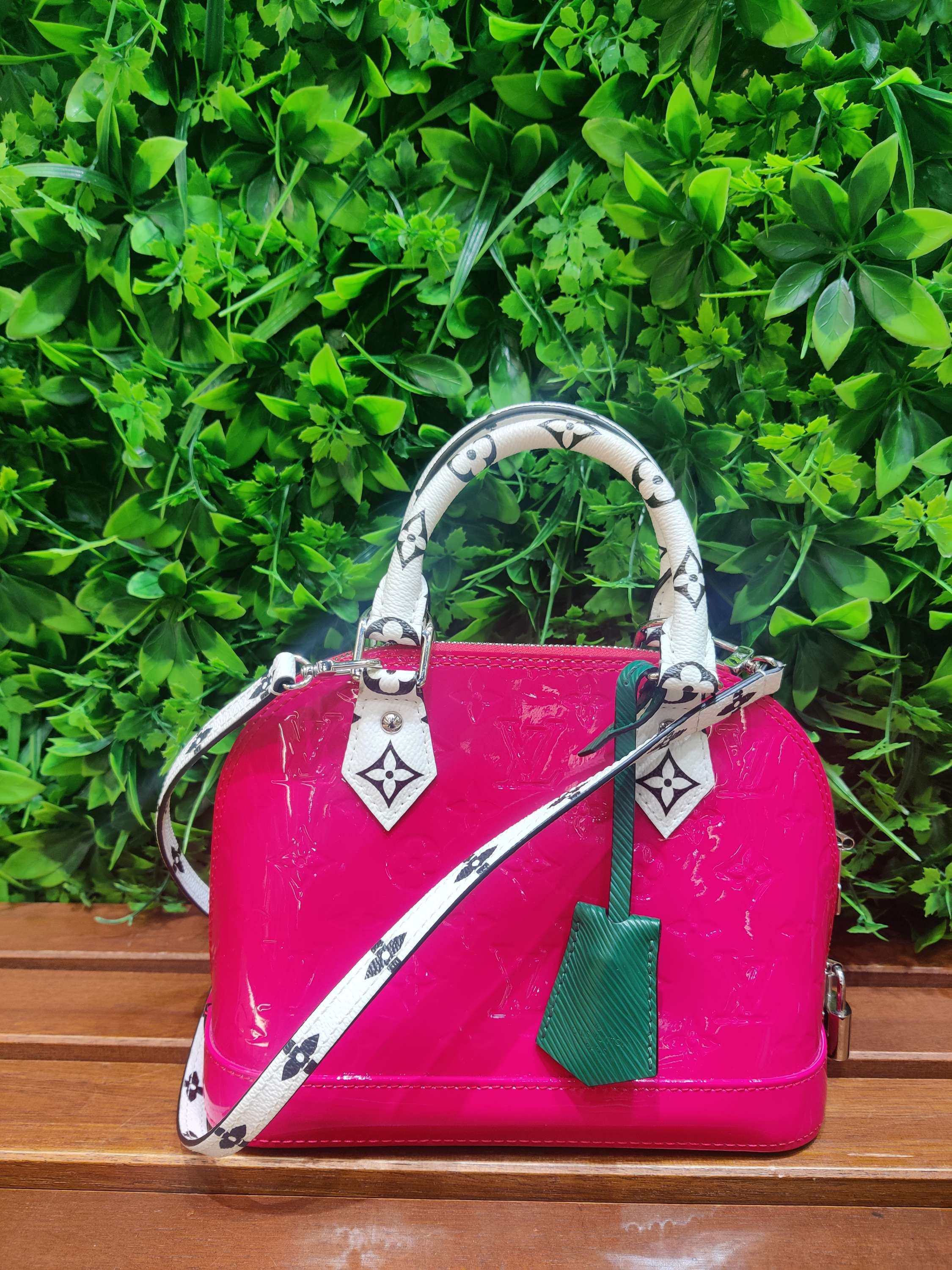 Louis Vuitton L120-3-25