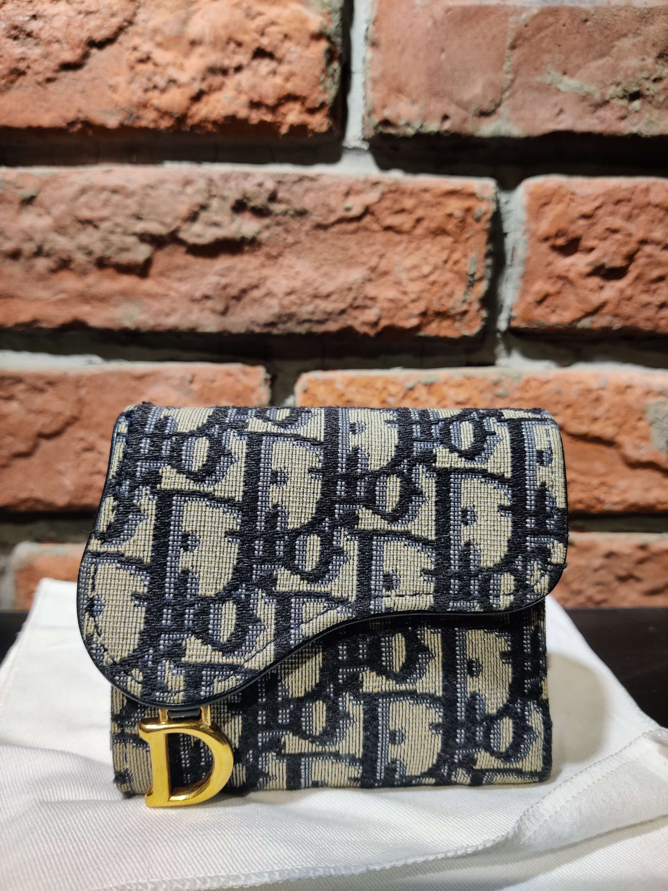 Dior D661-7-2023