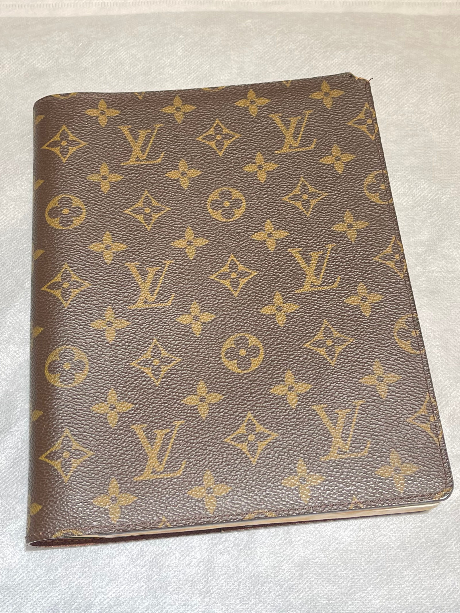 Louis Vuitton L183-2-2023