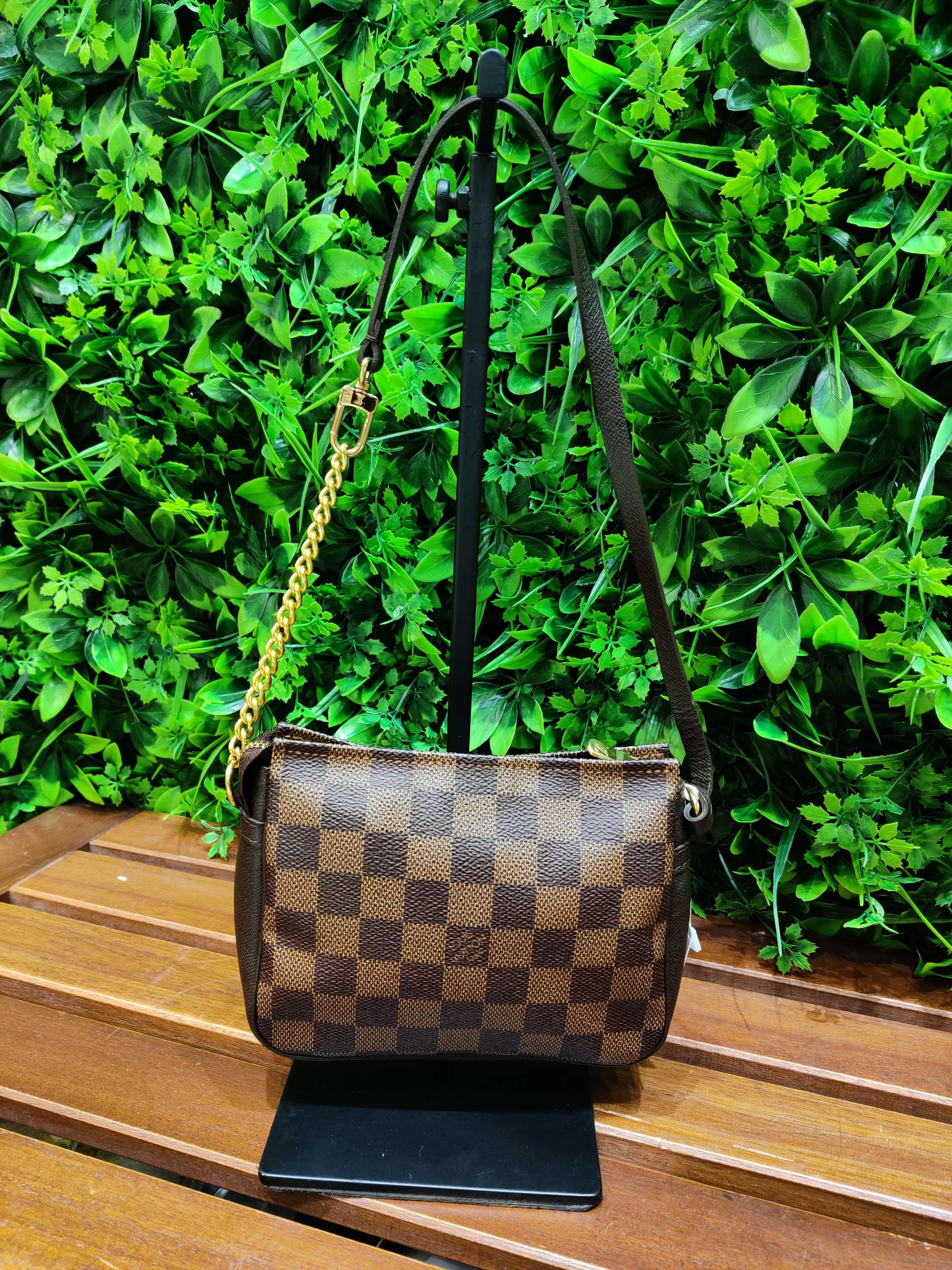 Louis Vuitton L25-12-23