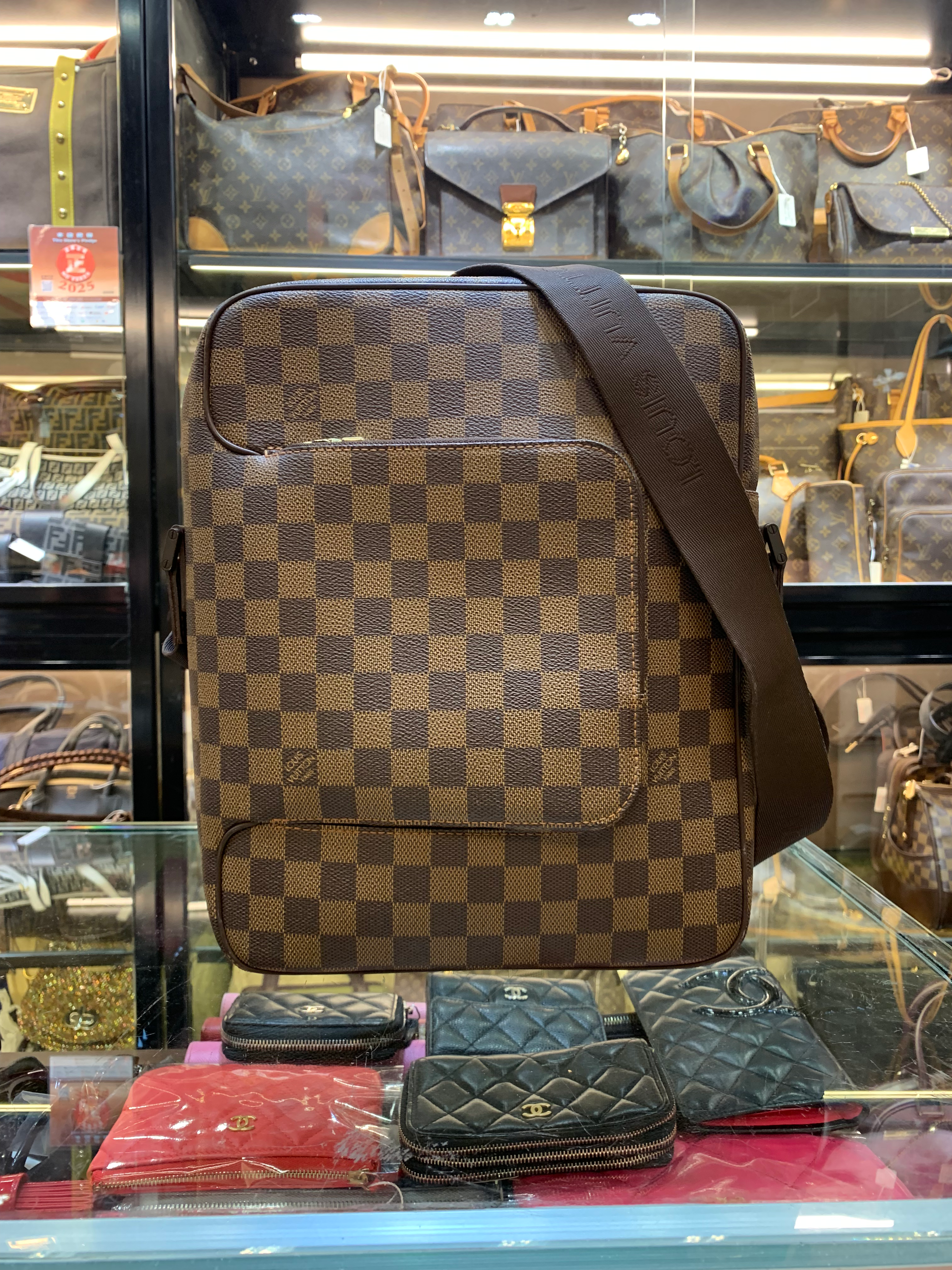 Louis Vuitton L86-1-23