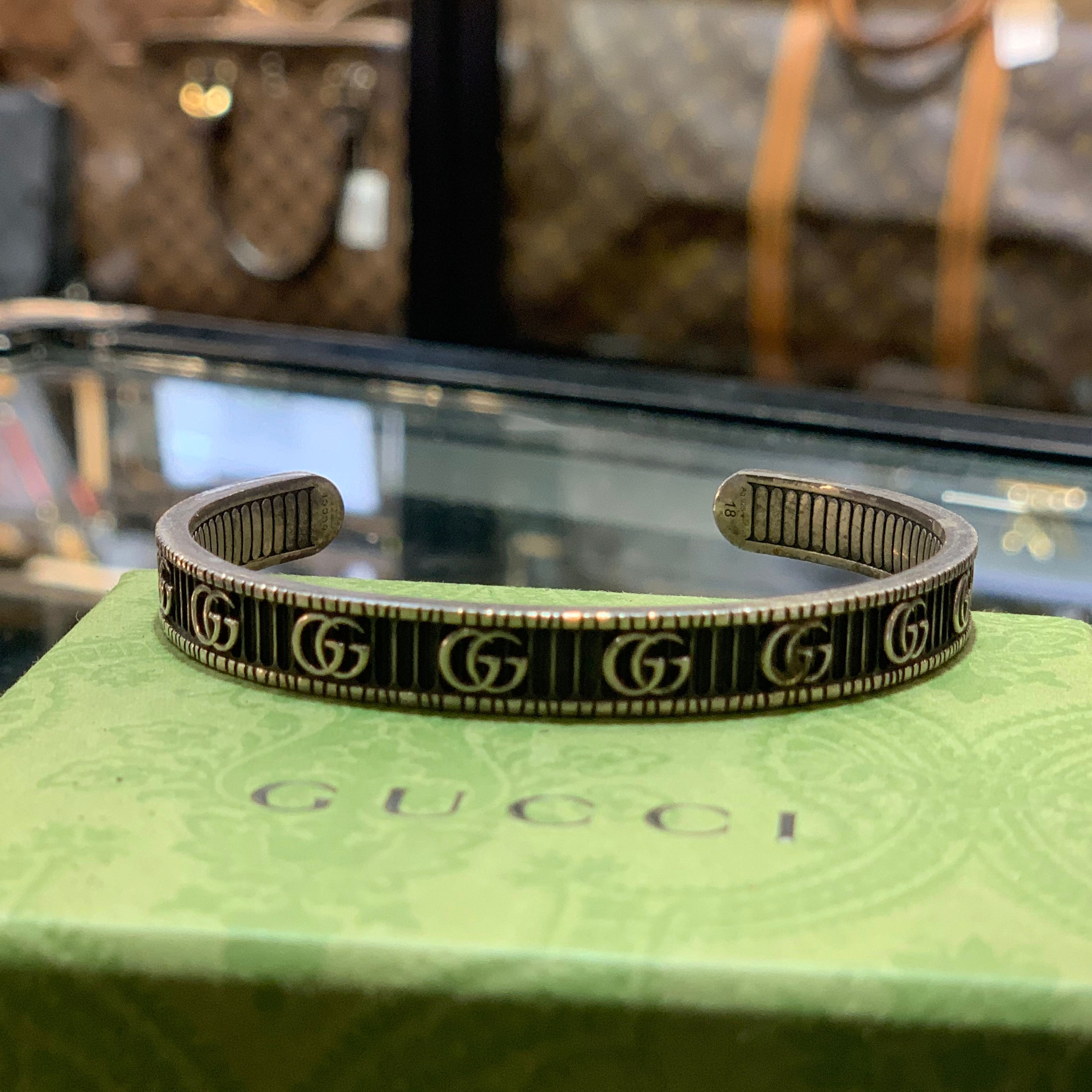 Gucci G773-8-23