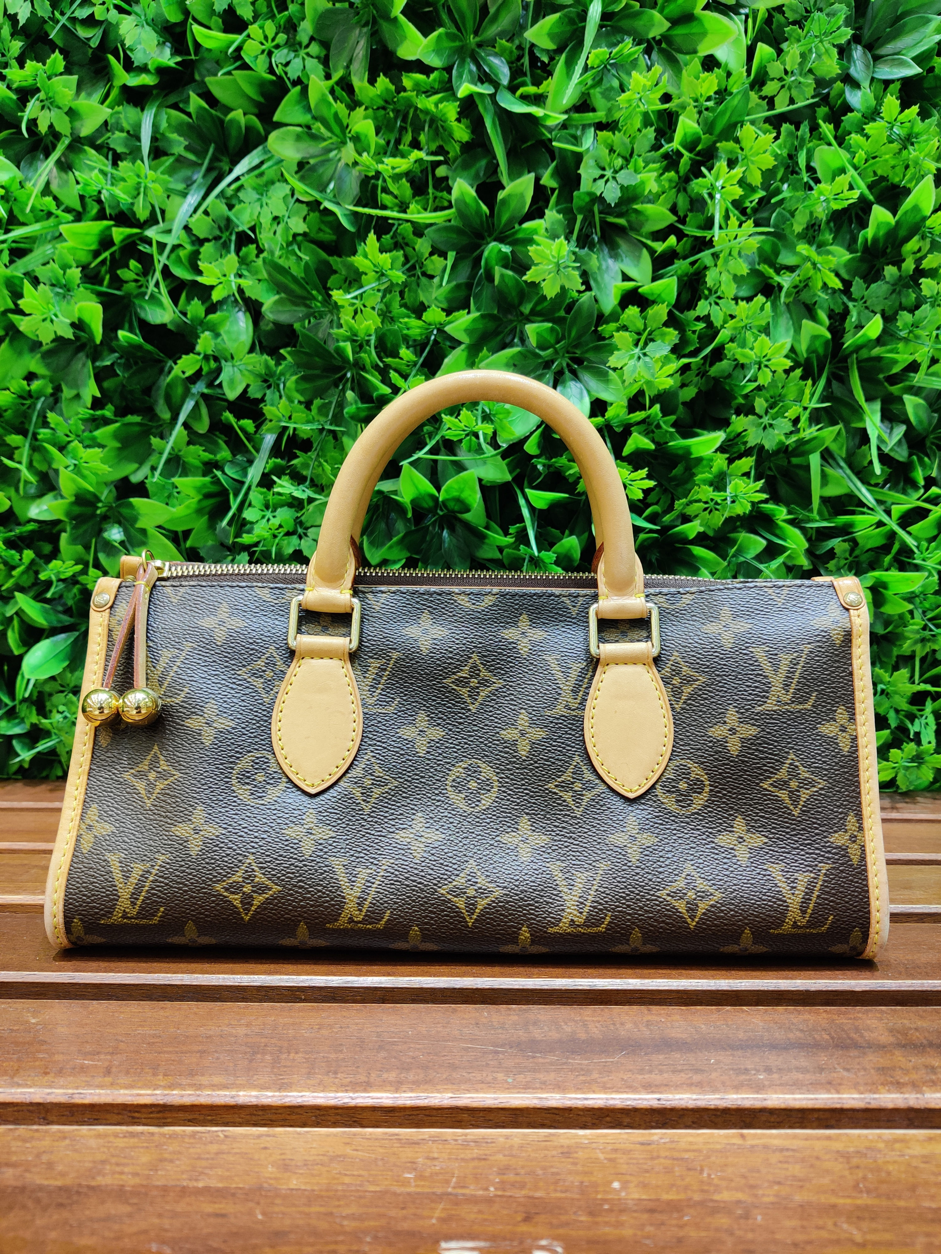Louis Vuitton L243-5-25