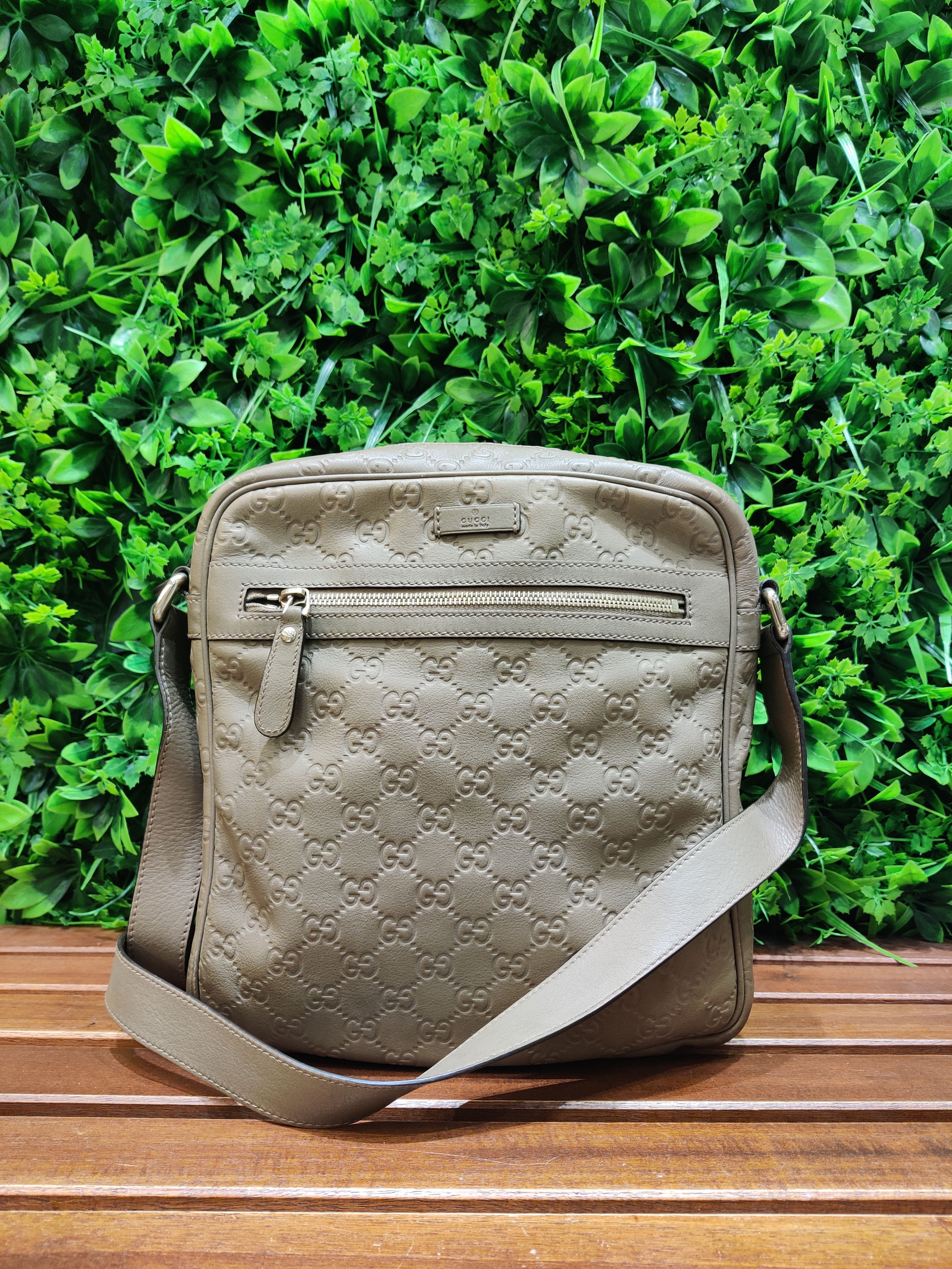 Gucci G182-4-25