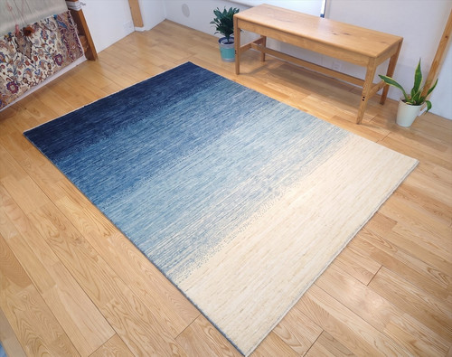 夏は涼しく冬は暖かい天然ラグ 無染めのウール 約200x140cm P88BL
